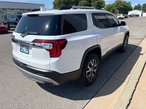 Used 2023 GMC Acadia SLE w/ Driver Convenience Package FWD image 4