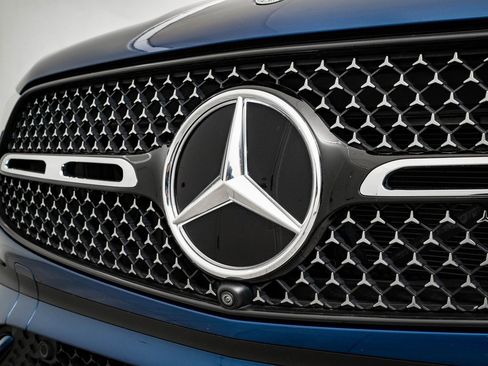 Used 2024 Mercedes-Benz GLC 300 4MATIC w/ AMG Line image 3