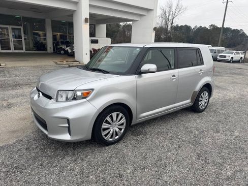 Used 2012 Scion xB image 2
