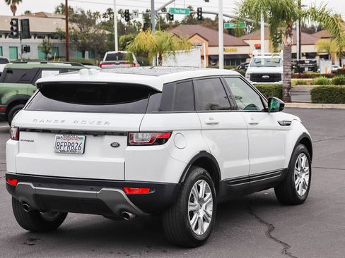 Used 2019 Land Rover Range Rover Evoque SE AWD/4WD image 4