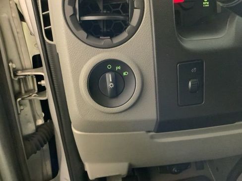 Used 2010 Ford E-350 and Econoline 350 XLT RWD image 16