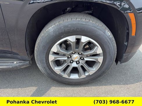 Used 2025 Chevrolet Suburban LT w/ Comfort Package AWD/4WD image 28