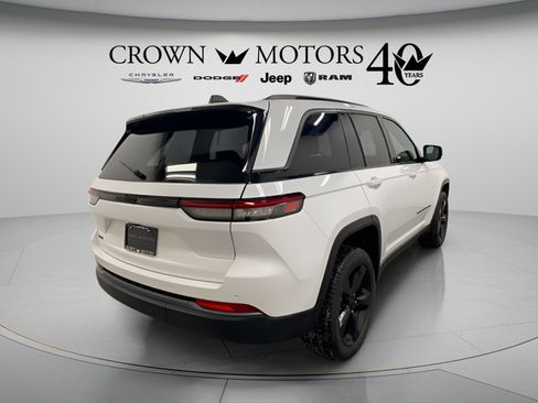 Used 2026 Jeep Grand Cherokee Limited w/ Limited Altitude Package AWD/4WD image 6