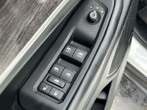 Used 2023 Jeep Grand Cherokee 4WD 4xe image 28