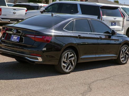 Used 2024 Volkswagen Jetta SEL FWD image 3