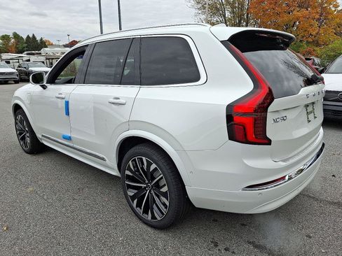 New 2026 Volvo XC90 T8 Plus image 3