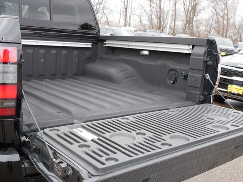 Used 2022 Nissan Frontier PRO-4X image 18