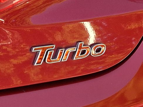 Used 2013 Hyundai Veloster Turbo FWD image 28