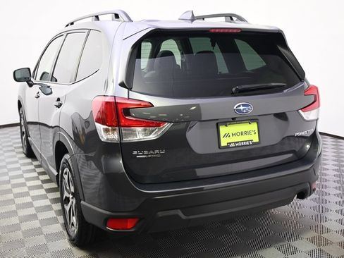 Used 2022 Subaru Forester Premium AWD/4WD image 4