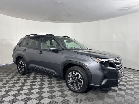 Used 2026 Subaru Forester Premium AWD/4WD image 2