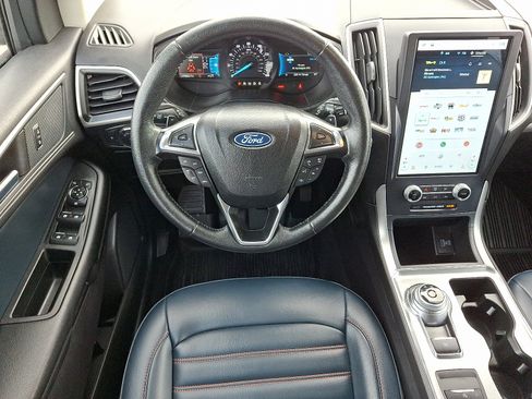 Certified 2022 Ford Edge SEL w/ Sport Appearance Package image 11