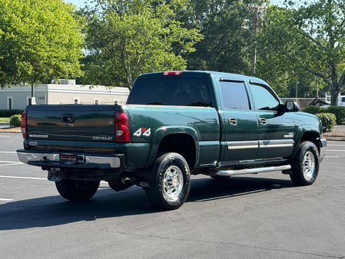 Used 2005 Chevrolet Silverado 2500 LS w/ Heavy-Duty Power Package AWD/4WD image 6