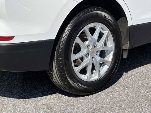 Used 2024 Chevrolet Equinox LS image 30