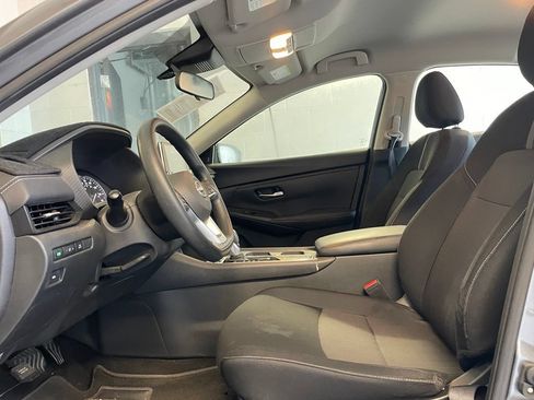 Used 2025 Nissan Sentra SV FWD image 10