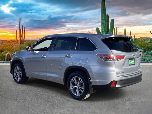 Used 2015 Toyota Highlander XLE image 5