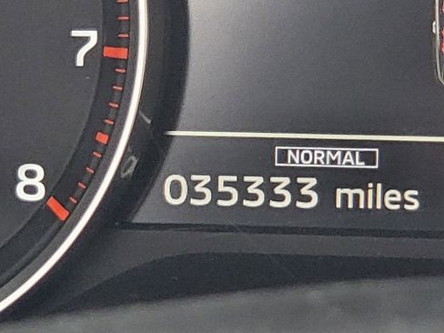 Used 2025 Mitsubishi Outlander SE image 8