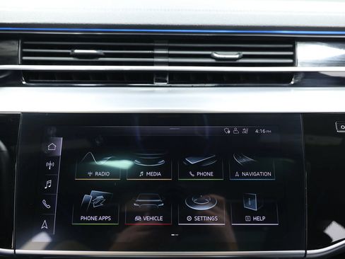 Used 2020 Audi S8 L w/ S8 Executive Package AWD/4WD image 31