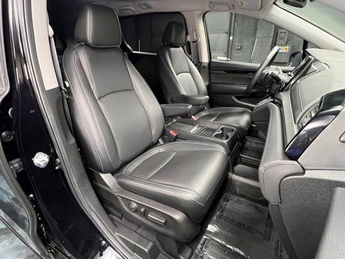 Used 2024 Honda Odyssey Touring image 4