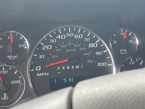 Used 2025 Chevrolet Express 2500 w/ Driver Convenience Package RWD image 20