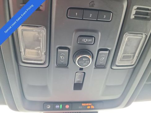 Used 2024 Chevrolet Tahoe Premier AWD/4WD image 16
