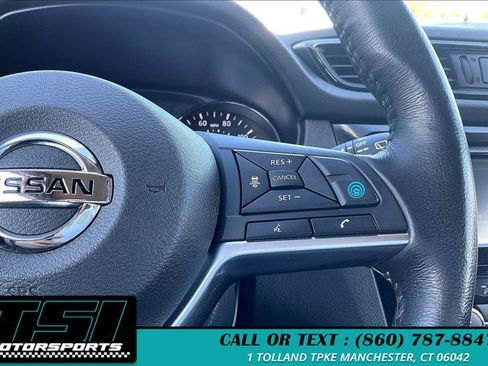 Used 2019 Nissan Rogue SV w/ Premium Package AWD/4WD image 19