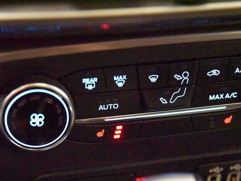 Used 2019 Ford EcoSport SE image 18