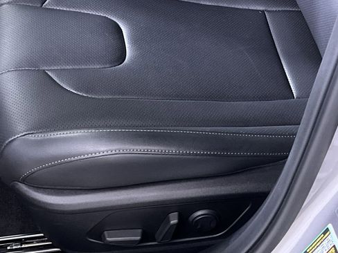 Used 2025 Hyundai Elantra Limited image 14