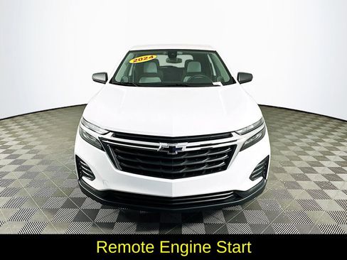 Used 2024 Chevrolet Equinox LS w/ LS Convenience Package FWD image 4