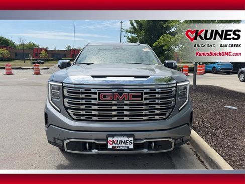 Used 2024 GMC Sierra 1500 Denali w/ Technology Package AWD/4WD image 3
