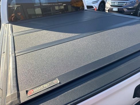 Used 2022 Toyota Tacoma TRD Off-Road image 15