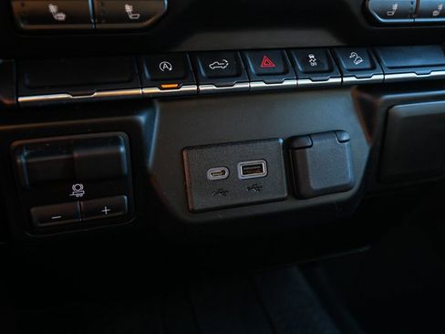 Used 2019 Chevrolet Silverado 1500 RST image 35