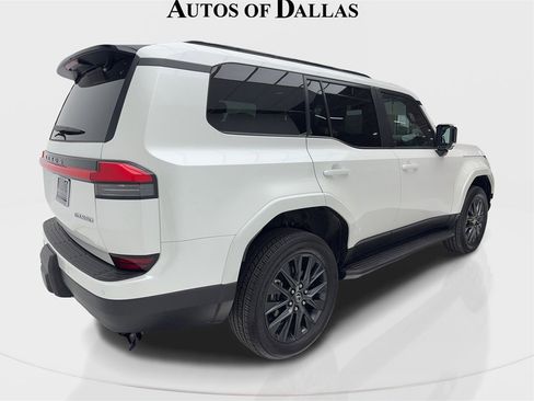 Used 2024 Lexus GX 550 image 10