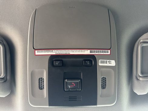 Used 2020 Toyota Camry SE image 17