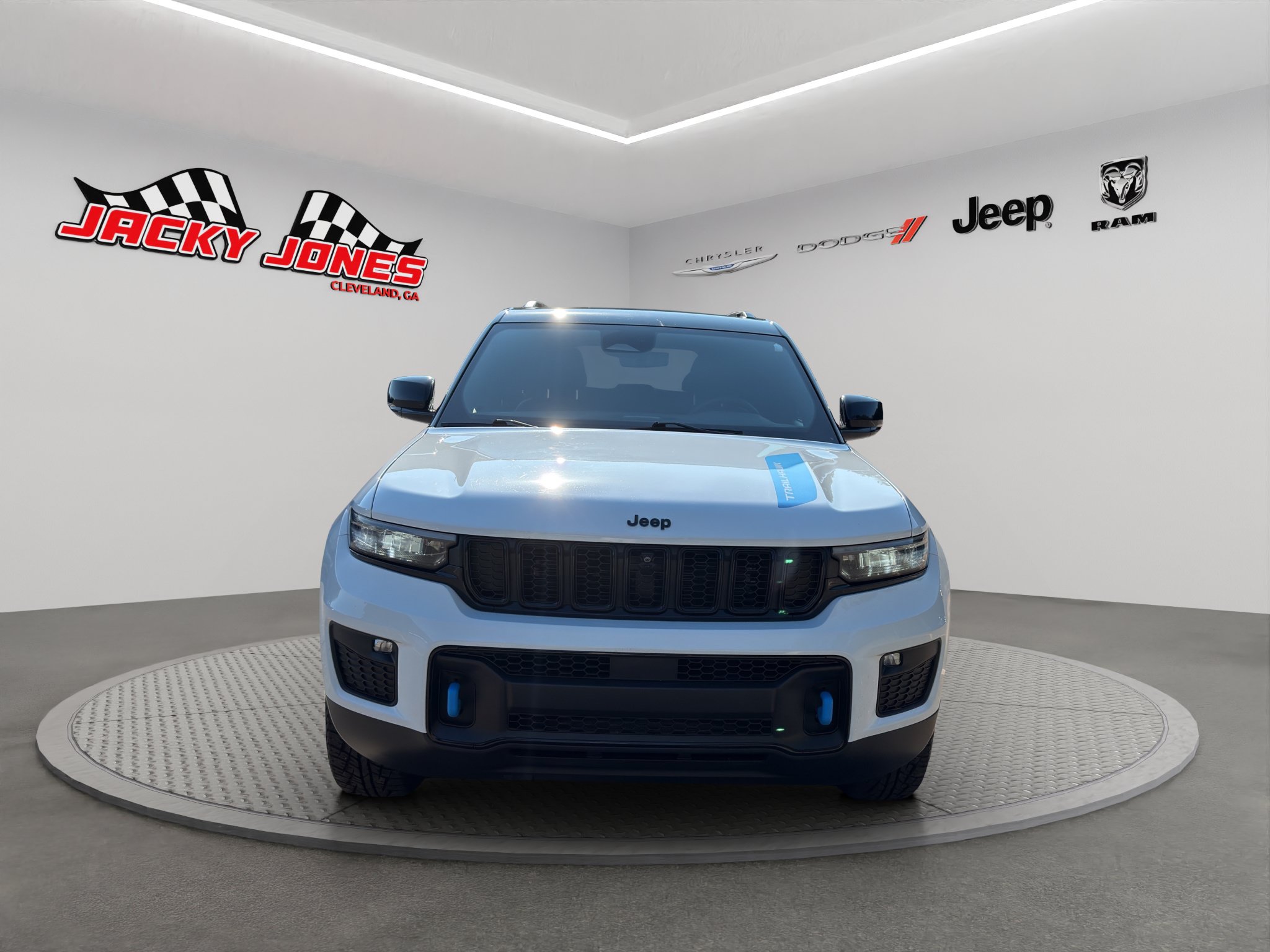 Used 2022 Jeep Grand Cherokee Trailhawk w/ Luxury Tech Group III AWD/4WD image 13