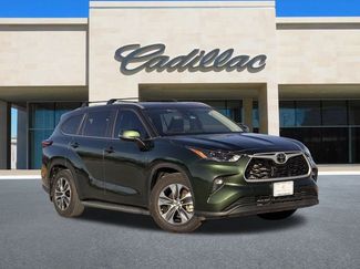 Used 2024 Toyota Highlander XLE video 2