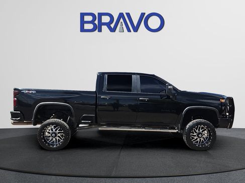 Used 2021 Chevrolet Silverado 2500 Custom w/ Custom Convenience Package AWD/4WD image 6