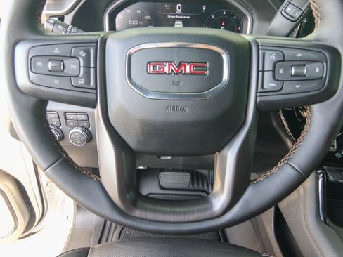 Used 2024 GMC Sierra 2500 AT4 w/ Technology Package AWD/4WD image 17