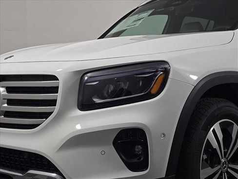 New 2026 Mercedes-Benz GLB 250 4MATIC image 12