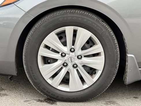 Used 2023 Nissan Sentra S image 27