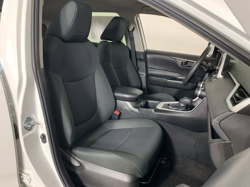 Used 2024 Toyota RAV4 LE AWD/4WD image 35