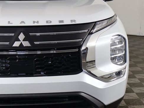 New 2026 Mitsubishi Outlander ES image 14