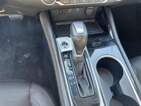 Used 2024 Nissan Altima 2.5 SV w/ SV Premium Package FWD image 26
