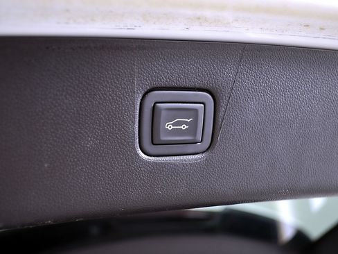 Used 2024 Chevrolet Blazer LT w/ Convenience Package FWD image 11