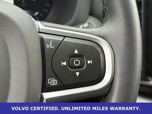 Certified 2025 Volvo XC60 B5 Core image 19
