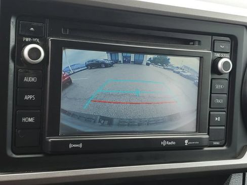 Used 2019 Toyota Tacoma SR5 w/ SR5 Appearance Package (SM) AWD/4WD image 16
