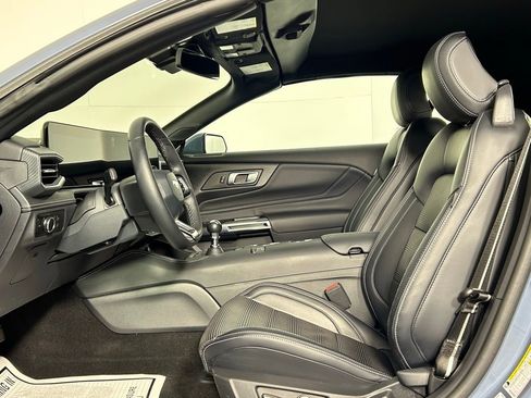 Used 2025 Ford Mustang GT Premium image 32