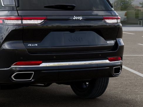 New 2025 Jeep Grand Cherokee Overland w/ Adv Protech Group III AWD/4WD image 14