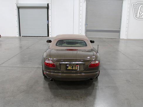 Used 2001 Jaguar XK8 Convertible image 25