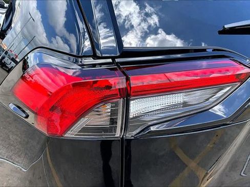 Certified 2024 Toyota RAV4 LE AWD/4WD image 28