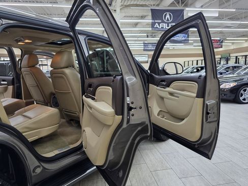 Used 2013 GMC Yukon Denali RWD image 15